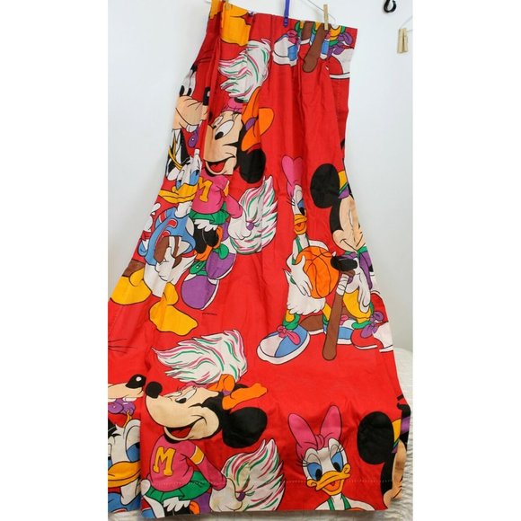 2 VTG 80s Disney Sports Theme Mickey Minnie Daisy Donald Red Curtain Panel Pleat - Picture 7 of 12